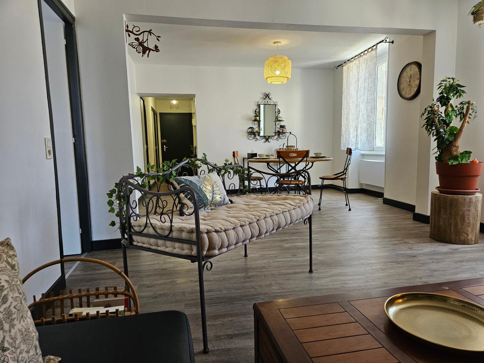 Appartement Le Jardin Imaginaire Champagnole Exterior foto